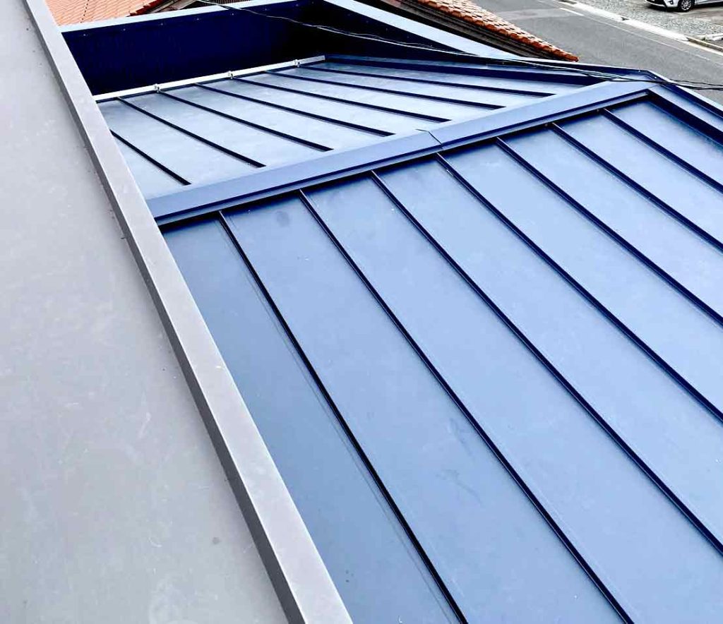 米子のリフォーム会社トイロの社屋屋根修繕施工後