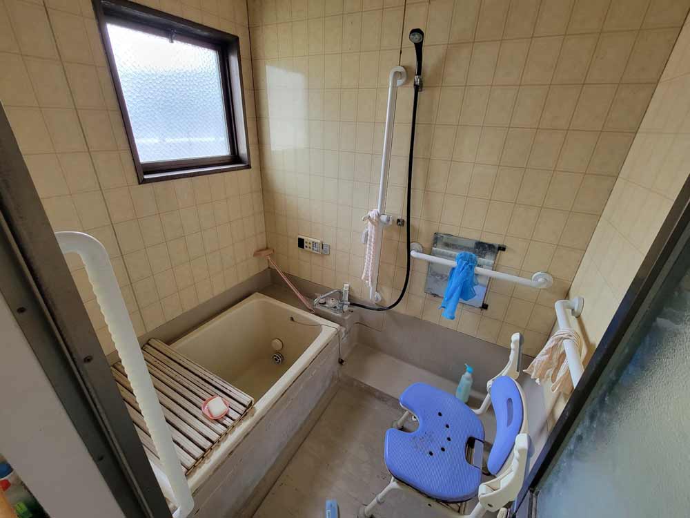 米子市のリフォーム会社TOIROの浴室改修着工前