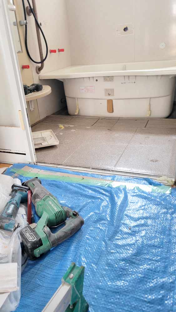 米子のリフォーム会社TOIROのお風呂改修工事中