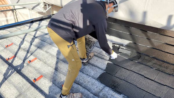 米子市M様邸外壁・屋根塗装施工中下地塗装