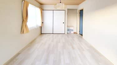 畳からクッションフロアにリフォームし部屋の雰囲気が一新！～柔らかな触り心地と清潔な空間へ～