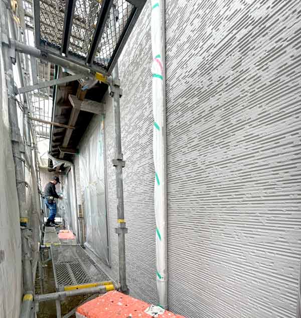米子市A様邸外壁塗装施工中