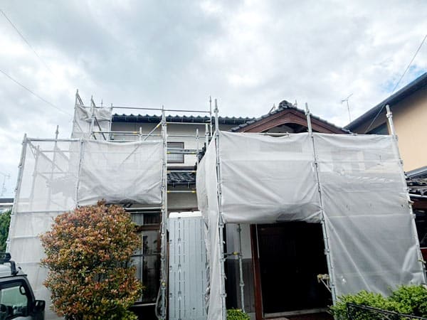 米子市A様邸外壁塗装施工中