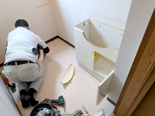 米子市H様邸トイレリフォーム施工中