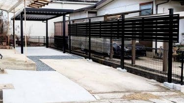 庭とカーポートの配置を見直し快適に！雑草・目線の悩みを解消した外構リフォーム