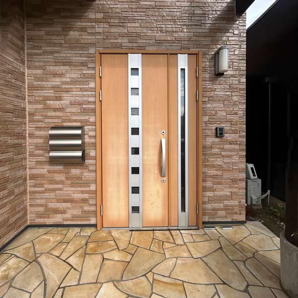 米子市S様邸玄関ドア施工前