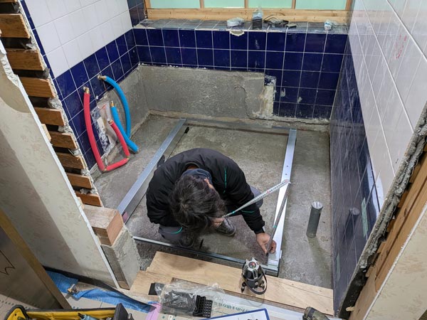 米子市N様邸浴室リフォーム施工中