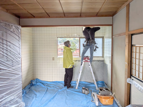 米子市A様邸洗面台リフォーム施工中