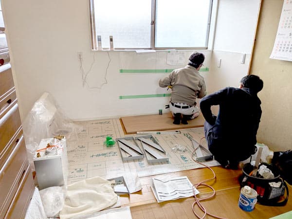米子市A様邸洗面台リフォーム施工中