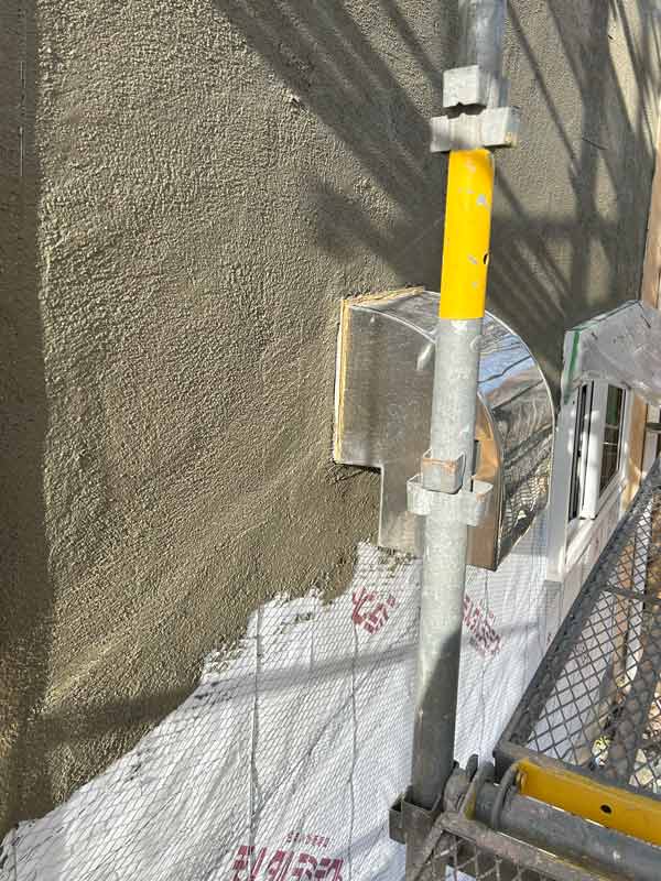南部町I様邸外壁リフォーム施工中